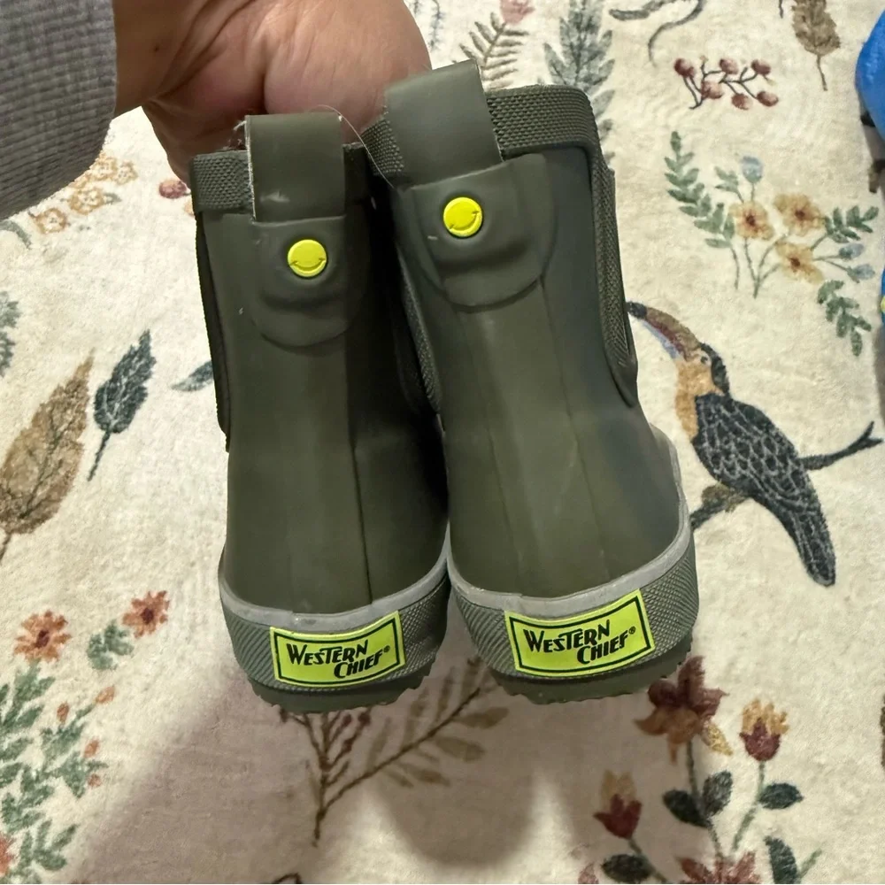 Kids element Chelsea olive Green Camo rain Boots 3